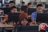 Pemerintah aplikasikan telepon pintar untuk USBN