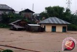 10 wartawan terjebak banjir bandang di Pasangkayu Sulbar