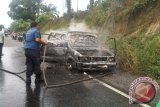 Mobil Isuzu Panther Terbakar di Agam 