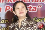 Menko PMK Puan Maharani Bantu Korban Banjir Bitung-Sulut