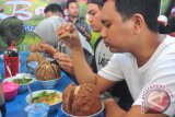 Konsumsi baso dan es bersamaan akibatkan kanker?