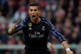 Petugas Pabean Sambangi Kapal Pesiar Ronaldo, Kenapa Ya?