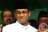 Anies Sungkem Mohon Doa Restu Ibu dan Mertuanya Sebelum Pencoblosan