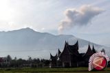 Gempa hembusan meningkat 1,5 kali lipat di Gunung Marapi