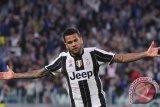 Dani Alves merapat ke PSG