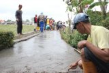 Holcim Bangun Jalan di Sejumlah Desa di Cilacap 