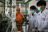 10 Mahasiswa Asing Diajak Bikin Biodiesel