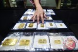 Aksi ambil untung, emas berjangka Comex turun 0,41 persen