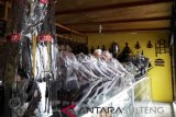 Penjualan produk kerajinan kayu hitam di Palu lesu