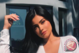 Kylie Jenner akhirnya unggah foto bayinya bernama Stormi