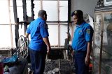 Ditinggal pergi ke warung, rumah nyaris terbakar habis di Desa Gohong