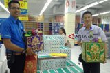 Hypermart Palembang jual parsel dus motif lebaran