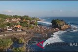 Tanah Lot tutup sementara, cegah COVID-19