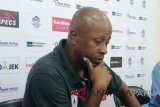 Persipura pecat pelatih Amilton Oliviera