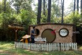 Liburan ke rumah hobbit di Punti Kayu