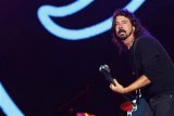 Dave Grohl berikan tip bar dalam jumlah fantastis