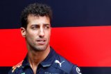 Frustrasi di GP Amerika, Ricciardo tinju dinding sampai berlubang