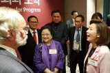 Gubernur Olly dampingi Megawati di