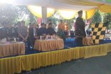 Bawaslu Makassar tertibkan APK Pemilu