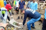 PNS Manado bersihkan 10 kelurahan