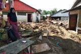 273 warga Mamuju mengungsi pascabanjir bandang
