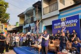 Paloh blusukan di lorong Kota Makassar