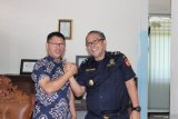 Bea Cukai Kunjungi Perum Antara Sulut