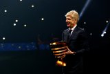 Sempat istirahat setahun, Wenger masih ingin berkiprah lagi