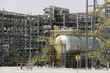 Pipa saluran minyak Arab Saudi diserang