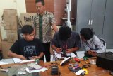 Anak tunarungu Kota Magelang dilatih servis telepon seluler