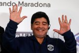 Maradona menawarkan diri latih Manchester United