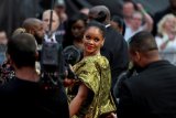 Rihanna pindah ke London, warganet heboh