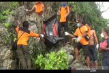 SAR evakuasi mayat tanpa identitas di Pantai Trenggole