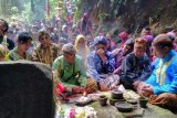 Sungkem Tlompak teguhkan kerukunan warga Gunung Merbabu