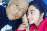 Mochammad Aidil, ayah Dewi Perssik meninggal dunia