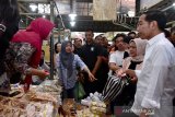 Pasar Gede Solo jadi tempat Jokowi dan keluarga belanja buah