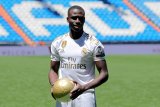 Mendy menambah panjang daftar pemain cedera di Real Madrid