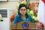 Ibu Rita Dondokambey ajak anak sekolah rajin konsumsi susu sapi murni