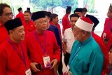 Wartawan protes karena Musyawarah UMNO hanya diliput media Melayu