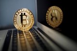 Bitcoin jatuh ketika para senator AS periksa rencana  kripto Facebook