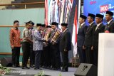Wapres serahkan penghargaan kepada pemda dan kepala daerah terbaik
