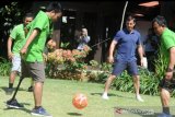 Mantan bintang MU Gary Neville berkunjungi ke Bali