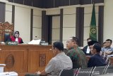 Jadi saksi sidang suap hakim, menantu Bupati Jepara akui yang mengantar