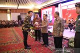 Bupati Mahulu raih Penghargaan TPID Berprestasi