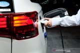 Sekali isi baterai Outlander PHEV hanya Rp20 ribu