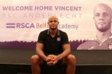 Kompany awali karir kepelatihan di Anderlecht dengan kekalahan