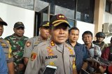 Polisi amankan enam orang usai rapat pleno KPU Mimika