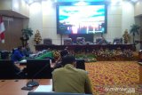DPRD-pemerintah Manado hibahkan dana bagi KPU laksanakan Pilkada