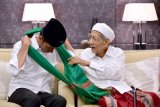 Presiden Jokowi unggah foto kenangan dengan KH Maimoen Zubair