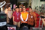 KPK menahan Emirsyah Satar dan Soetikno Soedarjo